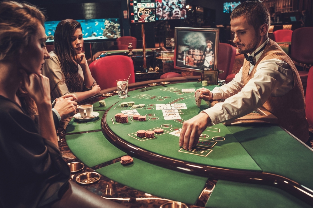 play blackjack free with other players online