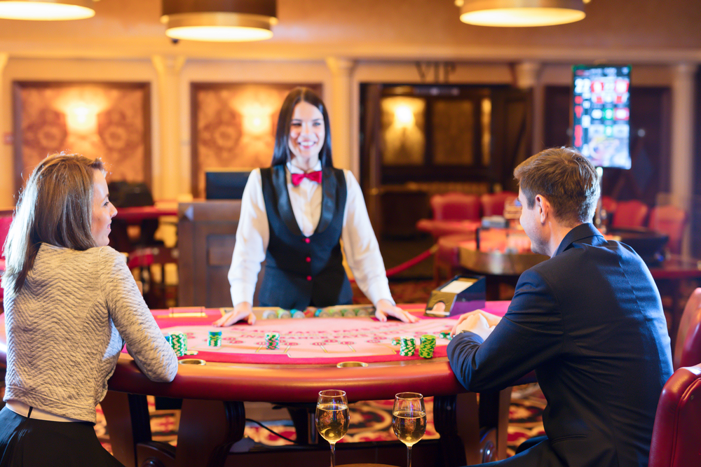 casino online live dealer salary